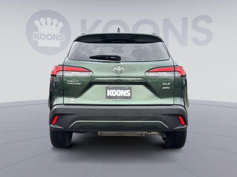 Used 2022 Toyota Corolla Cross XLE w/ Convenience Package image 5