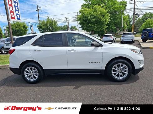 Used 2021 Chevrolet Equinox LS w/ LS Convenience Package AWD/4WD image 6