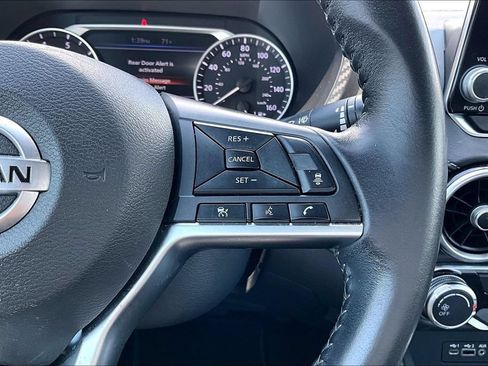 Used 2022 Nissan Sentra SV FWD image 19