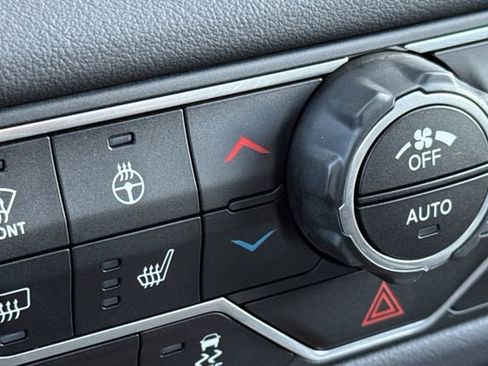 Used 2025 Jeep Gladiator Rubicon w/ Convenience Group image 29