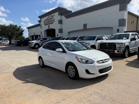 Used 2017 Hyundai Accent SE FWD image 39