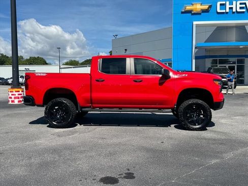 Used 2025 Chevrolet Silverado 1500 Custom Trail Boss AWD/4WD image 2