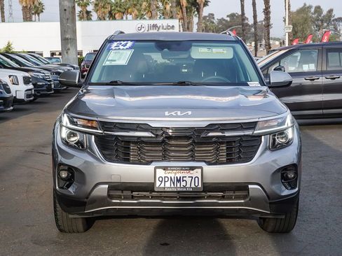 Certified 2024 Kia Seltos EX FWD image 2