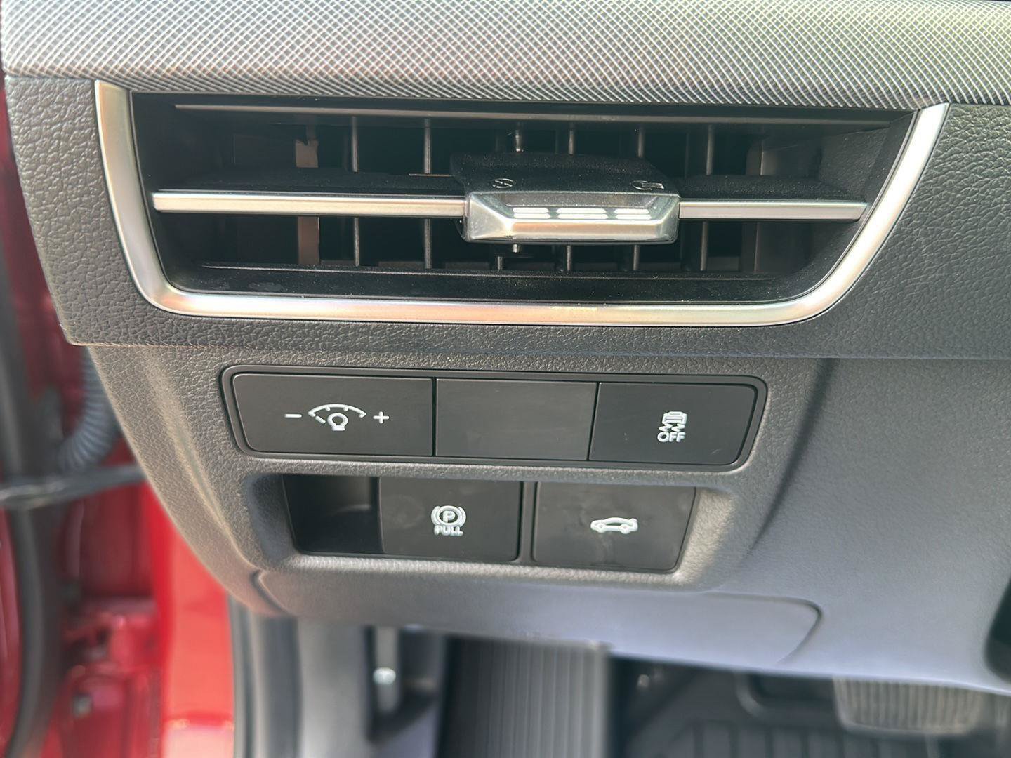 Used 2025 Hyundai Sonata SEL FWD image 11