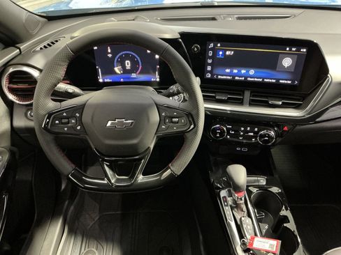 New 2026 Chevrolet Trax RS w/ Sunroof Package image 24