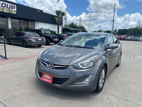 Used 2014 Hyundai Elantra SE w/ Option Group 02 FWD image 1
