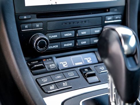 Used 2017 Porsche 911 Carrera 4S image 32