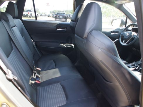 Used 2023 Toyota Corolla Cross AWD Hybrid image 21
