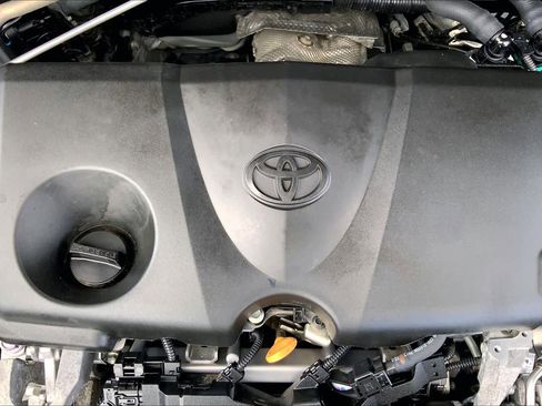 Used 2021 Toyota RAV4 LE FWD image 32