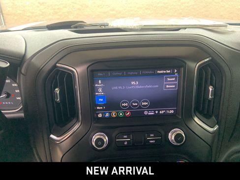 Certified 2023 GMC Sierra 2500 AT4 w/ AT4 Preferred Package image 6