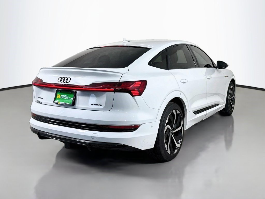 Used 2022 Audi e-tron Premium Plus w/ Premium Plus Package AWD/4WD image 10