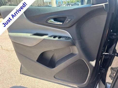 Used 2022 Chevrolet Equinox LT FWD image 12