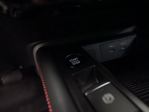 Certified 2025 Nissan Kicks SR image 34