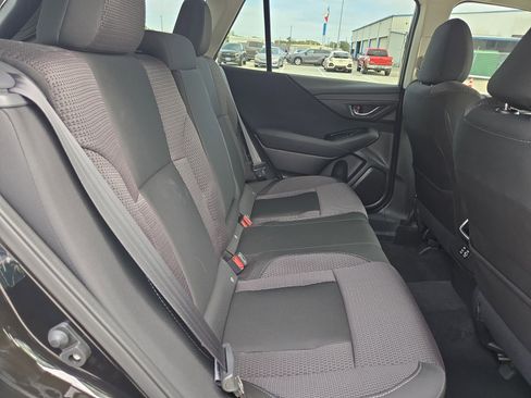 Used 2025 Subaru Outback Premium image 29