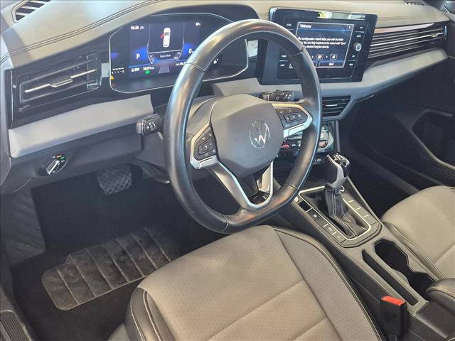 Used 2025 Volkswagen Jetta SE FWD image 10