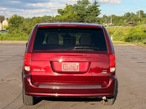 Used 2017 Dodge Grand Caravan GT FWD image 4