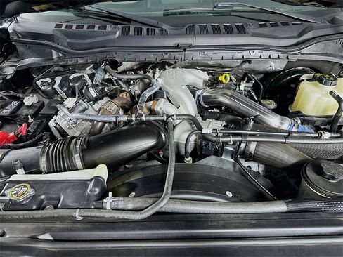 Used 2022 Ford F350 XLT w/ XLT Premium Package image 32