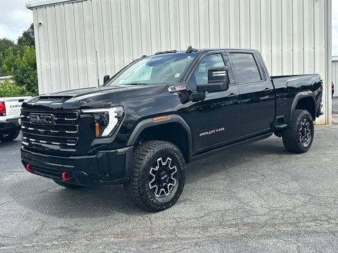 Used 2025 GMC Sierra 2500 AT4X AWD/4WD image 2