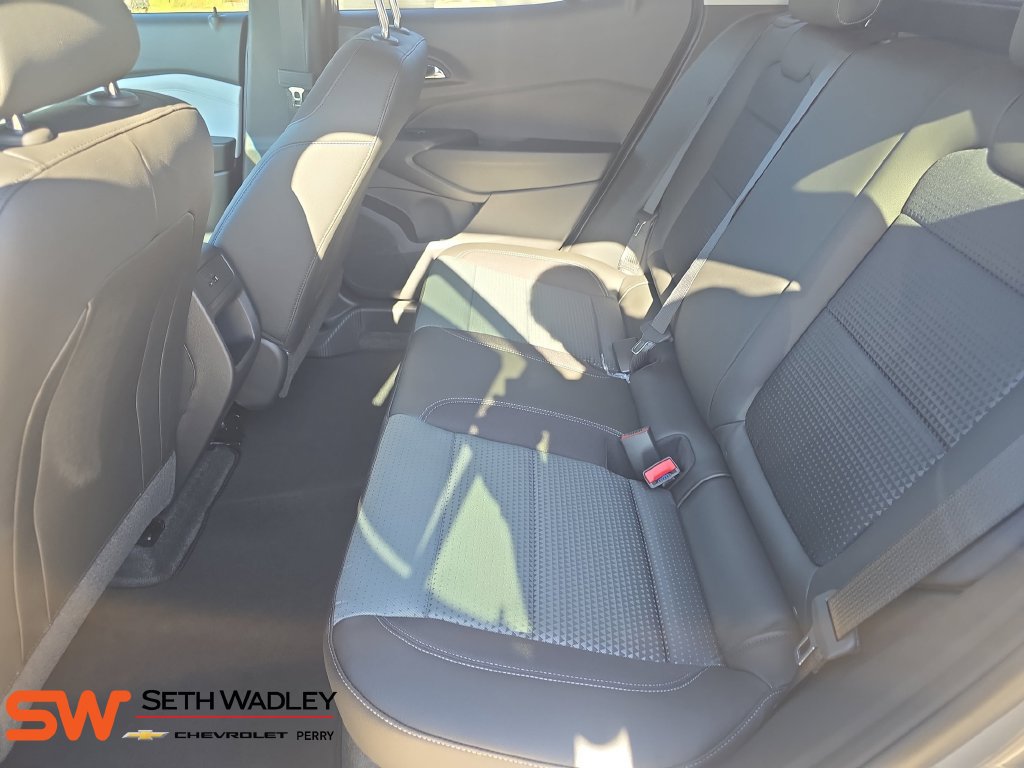 New 2026 Chevrolet Trax LT w/ Midnight Edition FWD image 15