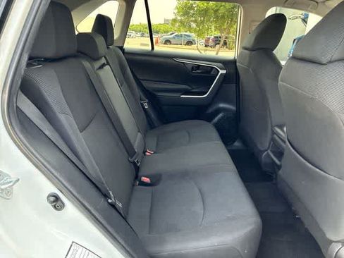 Used 2021 Toyota RAV4 LE FWD image 20