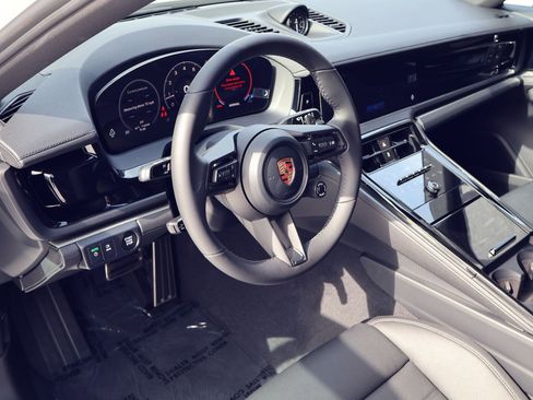 New 2026 Porsche Panamera image 4