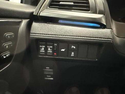 Used 2025 Honda Odyssey Elite image 29