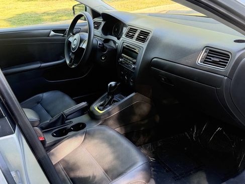 Used 2014 Volkswagen Jetta SE FWD image 15