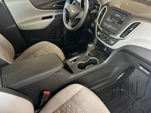 Used 2021 Chevrolet Equinox LS w/ LS Convenience Package AWD/4WD image 16