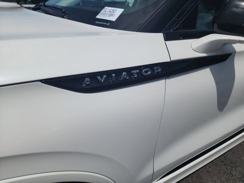 New 2026 Lincoln Aviator Reserve AWD/4WD image 12