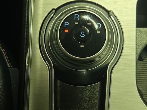 Used 2022 Ford Edge SEL w/ Sport Appearance Package image 24