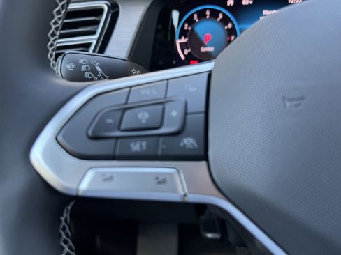 New 2026 Volkswagen Atlas Cross Sport SE image 29