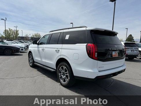 Used 2025 Ford Expedition Active image 9