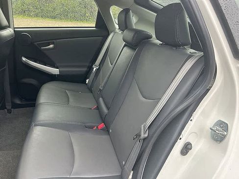 Used 2013 Toyota Prius Four w/ Deluxe Solar Roof Pkg FWD image 13