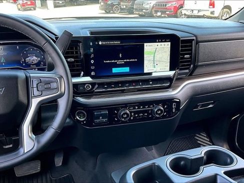 Used 2025 Chevrolet Silverado 1500 LT w/ Safety Package AWD/4WD image 9