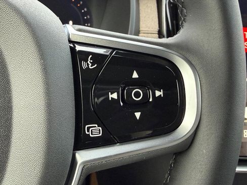 New 2026 Volvo XC90 B6 Core w/ Protection Package image 14