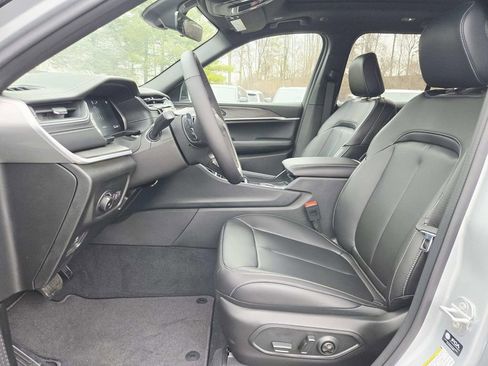 New 2025 Jeep Grand Cherokee Limited AWD/4WD image 12