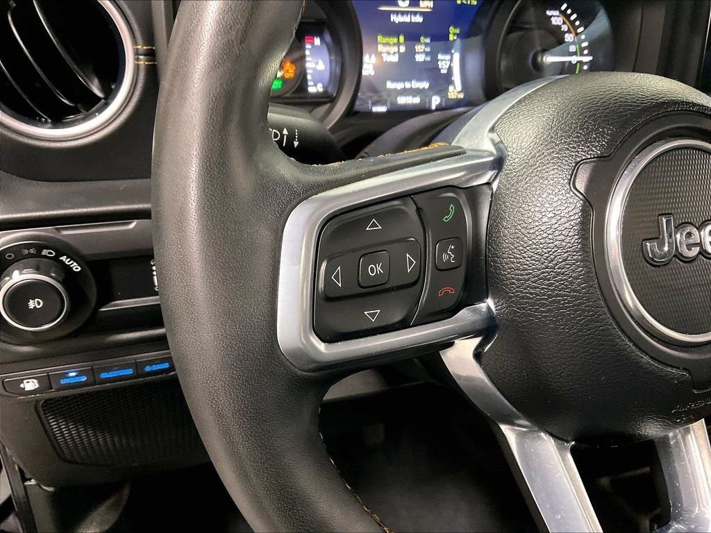 Used 2024 Jeep Wrangler Unlimited Sahara w/ Technology Group AWD/4WD image 23
