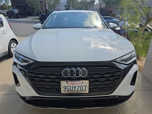 Used 2024 Audi Q8 e-tron Premium Plus w/ Premium Plus Package AWD/4WD image 2