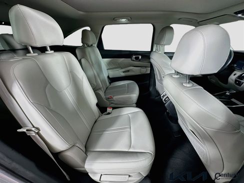 Certified 2023 Kia Sorento SX FWD image 27