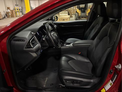 Used 2024 Toyota Camry SE FWD image 5