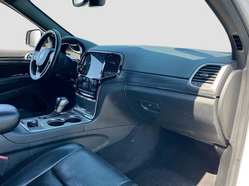 Certified 2019 Jeep Grand Cherokee Limited w/ Luxury Group II AWD/4WD image 30