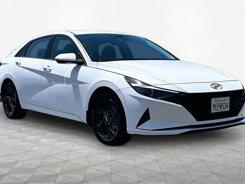 Certified 2023 Hyundai Elantra SEL FWD image 5