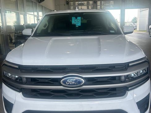 Used 2023 Ford Expedition XLT RWD image 4