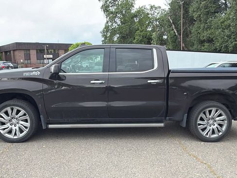 Used 2019 Chevrolet Silverado 1500 High Country w/ High Country Premium Package AWD/4WD image 8