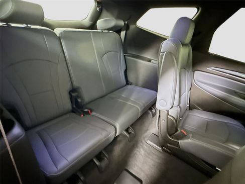 Used 2023 Buick Enclave Essence AWD/4WD image 19