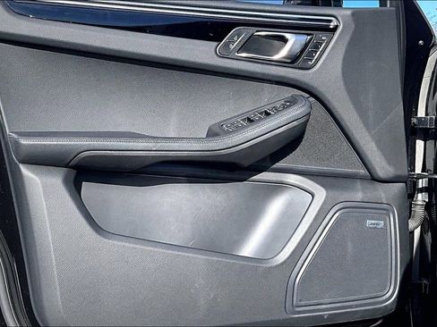 Used 2023 Porsche Macan Turbo image 20