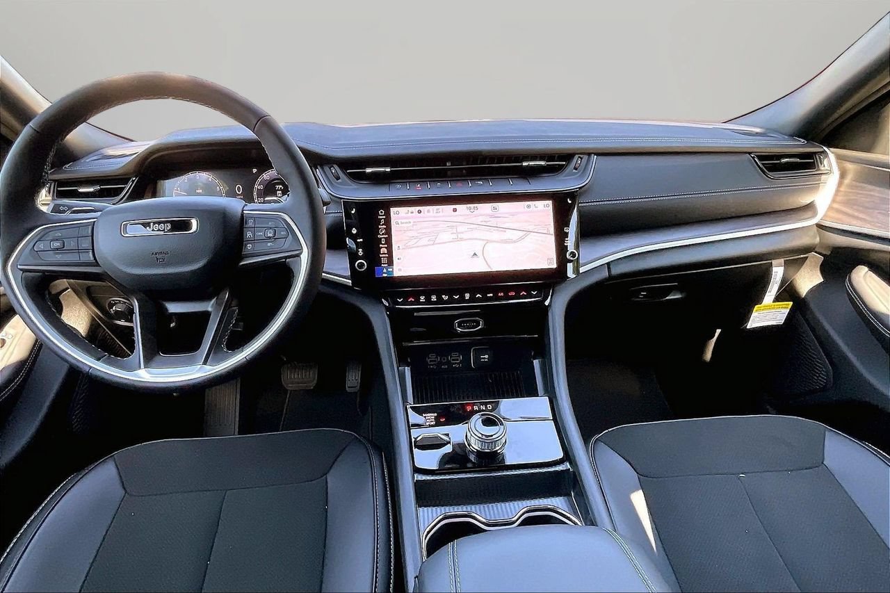 New 2027 Jeep Grand Cherokee Altitude AWD/4WD image 9