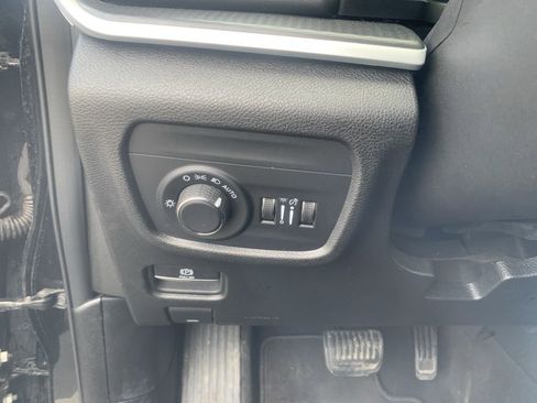 Certified 2024 Jeep Grand Cherokee Altitude AWD/4WD image 16