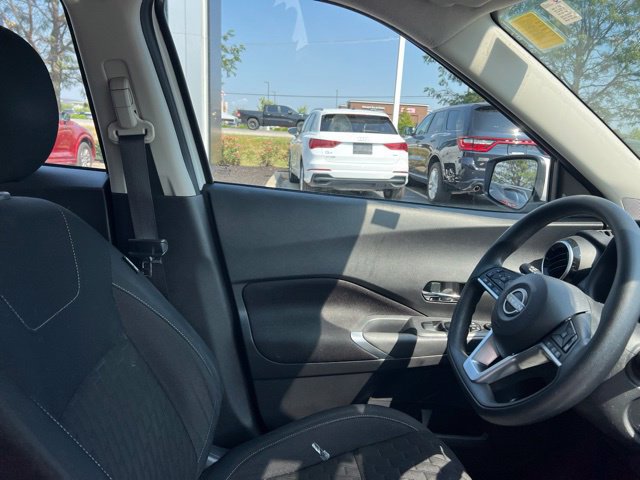 Used 2023 Nissan Kicks SV FWD image 31