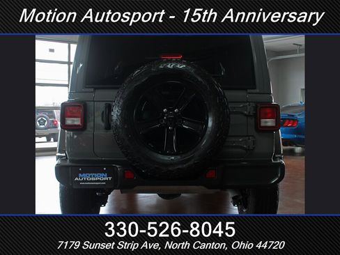 Used 2022 Jeep Wrangler Unlimited Sahara AWD/4WD image 9